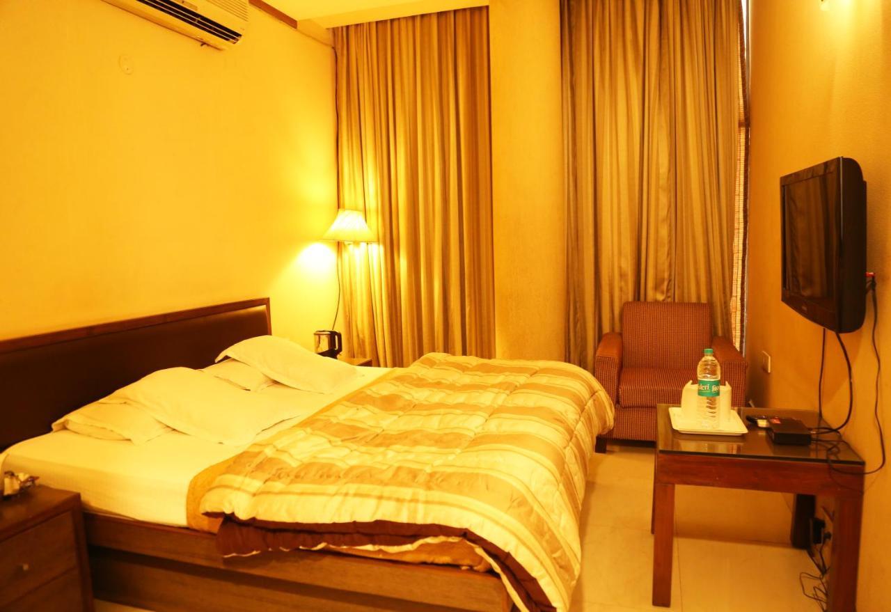 Hotel H26 Chandigarh Luaran gambar
